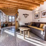 La Chouette - Intimate 2 Bedroom Demi-chalet Ideally Located Domek alpejski Chamonix