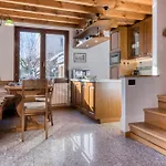 La Chouette - Intimate 2 Bedroom Demi-chalet Ideally Located Domek alpejski *