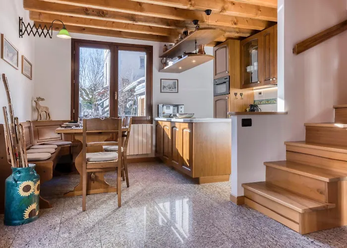 La Chouette - Intimate 2 Bedroom Demi-chalet Ideally Located شاليه *