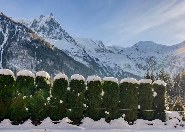 La Chouette - Intimate 2 Bedroom Demi-chalet Ideally Located شاليه